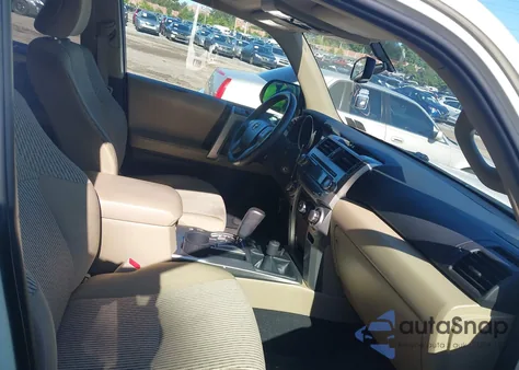 2011 Toyota 4Runner Sr5 V6 z USA, uszkodzony, nr VIN JTEBU5JRXB5046847